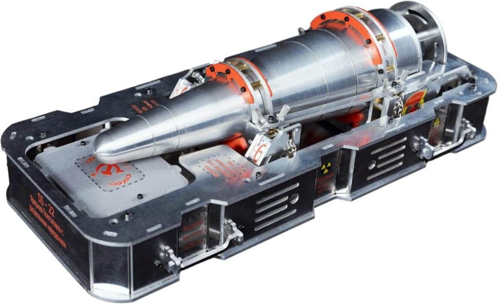 Test du kit d'assemblage d'ogives nucléaires soviétiques en métal 1/6