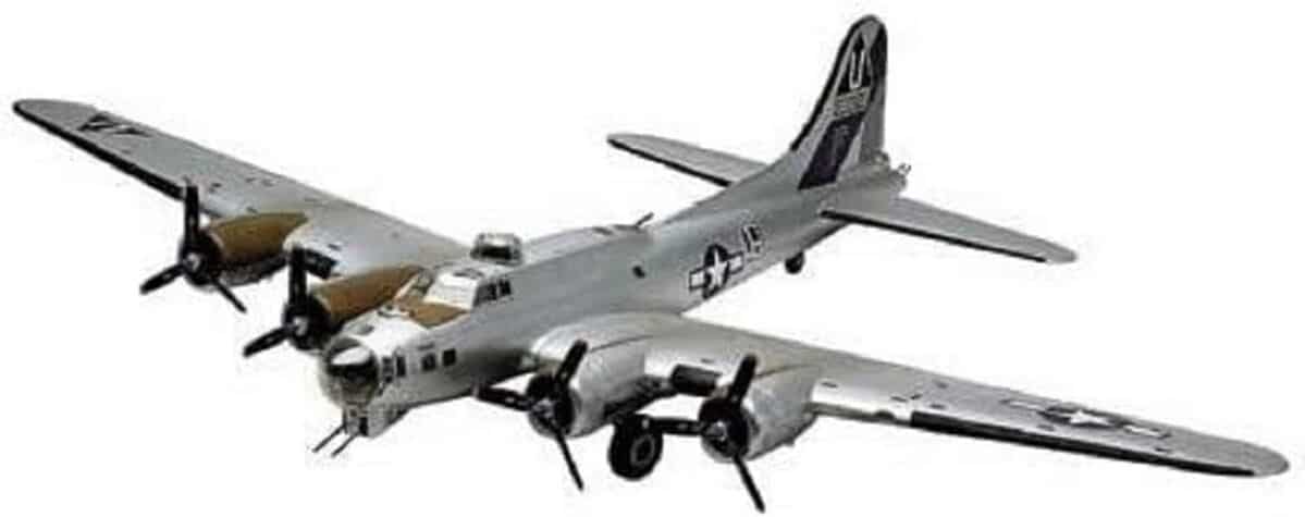 Test : maquette Revell Boeing B17-G à l'échelle 1/48