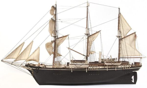 Découvrez notre test complet du kit de construction en bois du bateau occre Endurance : immersion, étapes et conseils pour réussir votre maquette maritime