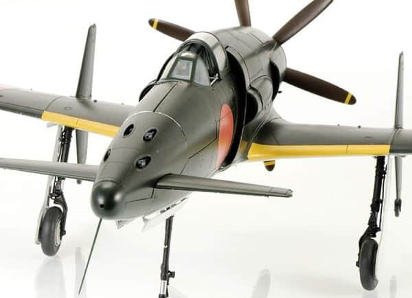Découvrez notre analyse approfondie de la maquette J7W1 Shinden Sws01 à l'échelle 1/32 de Zoukei-Mura : un chef-d'œuvre pour les passionnés de modélisme aéronautique.