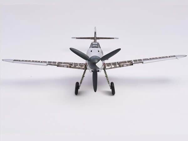 Découvrez notre évaluation complète de la maquette en métal Messerschmitt BF109G d'Artesanía Latina : un assemblage de qualité supérieure pour les passionnés d'aviation et de modélisme.