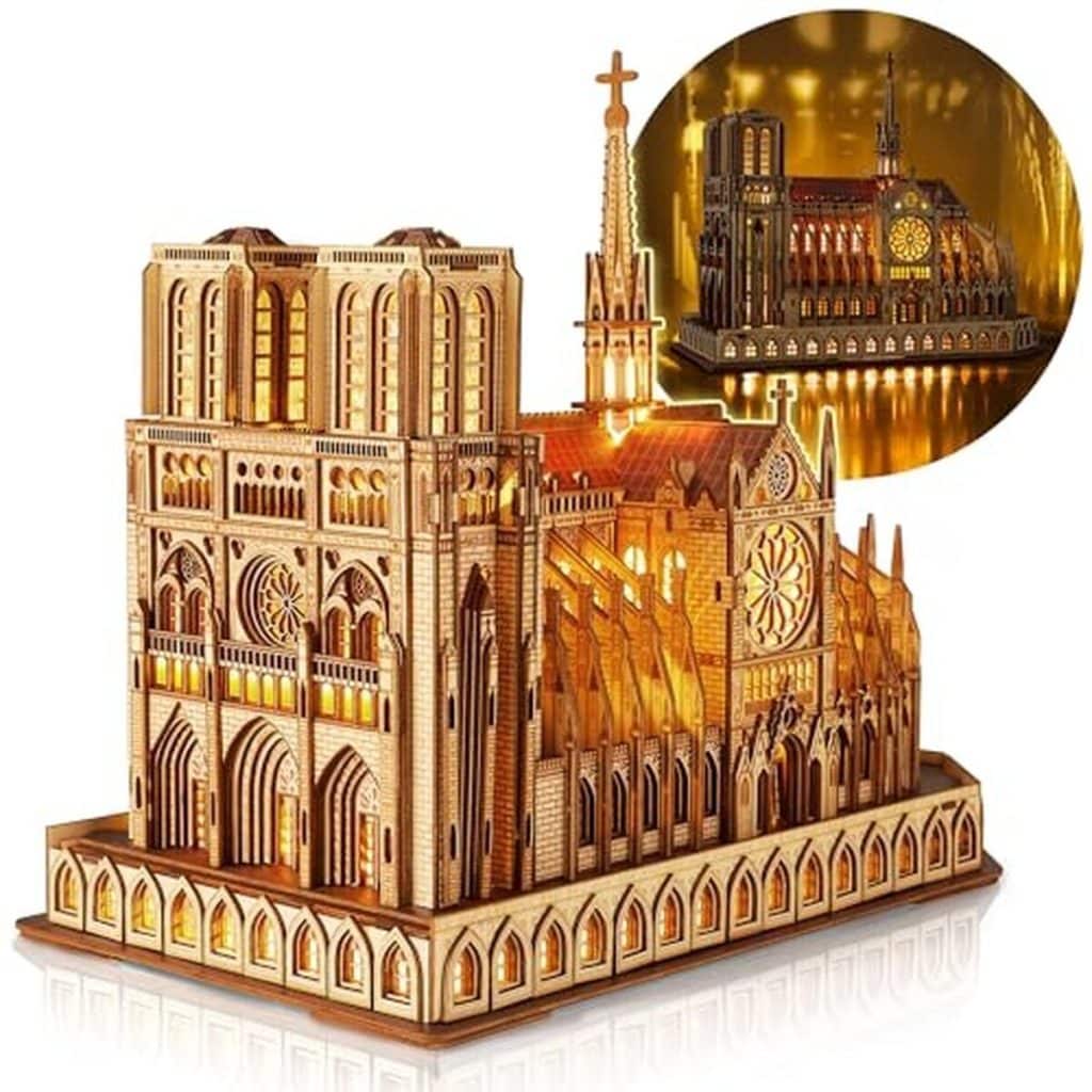 Test de la maquette Notre Dame 3D LED par Funpola