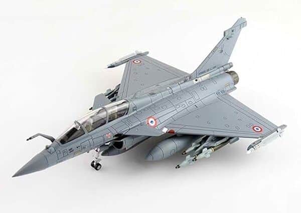 Découvrez notre test détaillé de la maquette Hobbymaster Rafale B opération Chammal 1/72 série limitée : qualité, finitions et recommandations. 