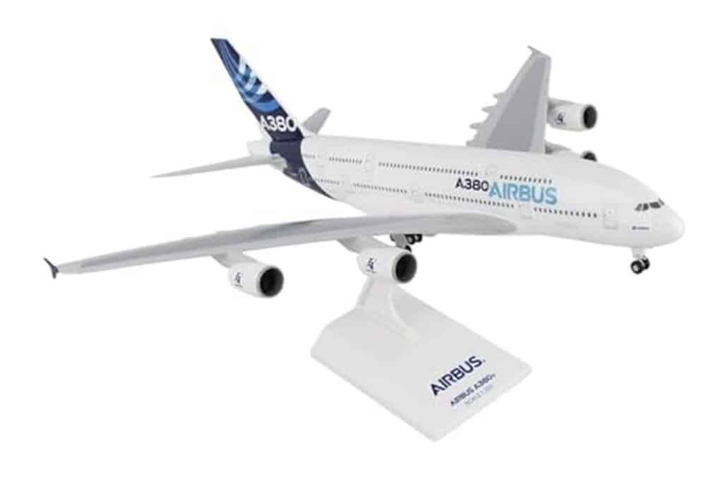 Test du modèle Skymarks SKR380 Airbus A380-800 1 : 200